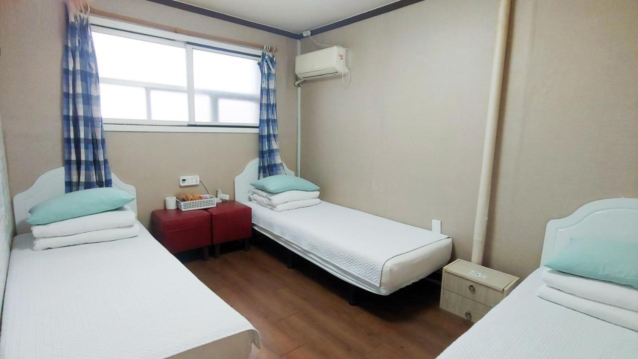 Red Panda Hotel Seoul Myeongdong Bagian luar foto